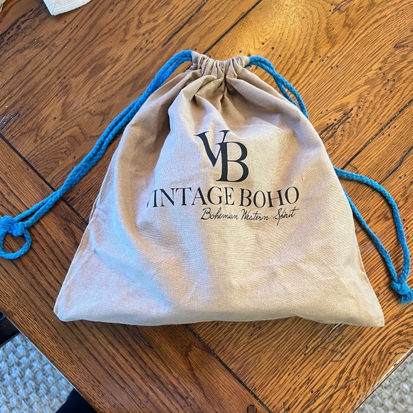 Woman’s Vintage Hobo Bag - Picture 5 of 6